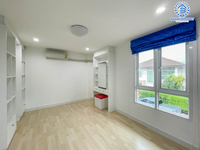 *****บ้านเดี่ยวมือสองนนทบุรี แบรนด์พฤกษา ม.ภัสสร7 รัตนาธิเบศร์ ถนนเมน! เนื้อที่ 60.1 ตร.ว. ฟังก์ชั่น 3 ห้องนอน 3 ห้องน้ำ ตกแต่ง Built-in ทั้งหลัง!  บนทำเลดีที่สุด ติดถนนใหญ่ เพียง 400 ม. จากรถไฟฟ้าสถานีบางพลู ใกล้เซ็นทรัลเวสต์เกต